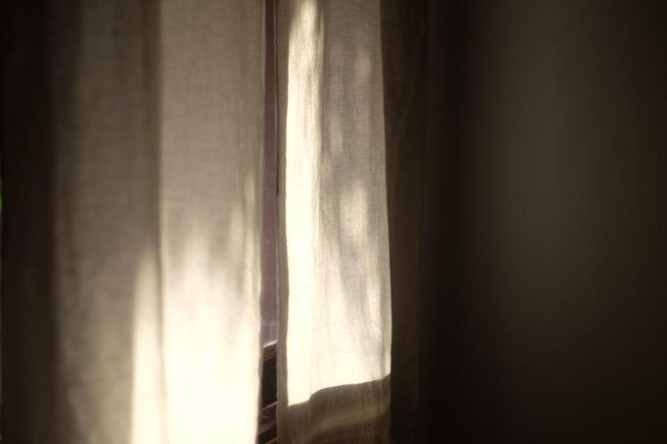 La Sen_Thu An_Phong Don Co Cua So Nhin Ra Ban Cong Appartement Thon An Hoa Buitenkant foto